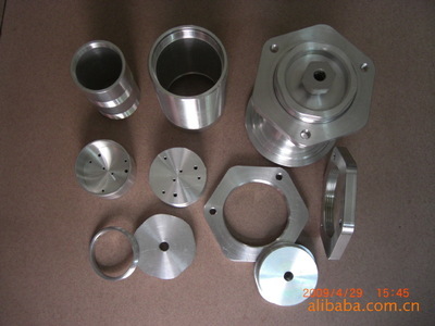 東莞市勝鑫五金制品 專業(yè)供應五金沖壓與扣具產品